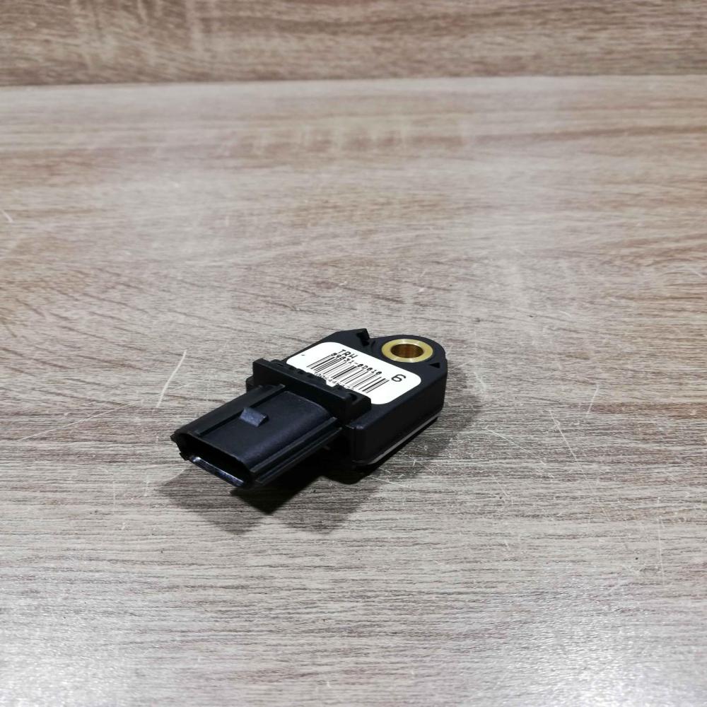 89831 0d010   Airbag deployment crash/impact sensor Toyota Yaris
