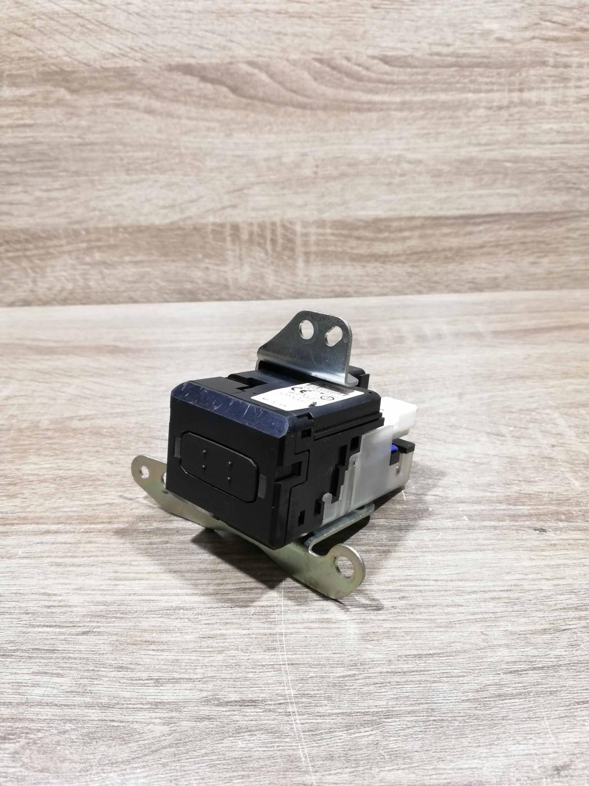 626399 000 d99y3488541  Ignition lock Toyota Corolla Verso AR10