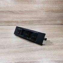 84820 0f010 37074  Electric window control switch Toyota Corolla Verso AR10