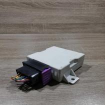150 696   Window wiper relay Toyota Avensis T250