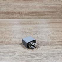 141951253b v23134 b52 x227  Other relay Volkswagen PASSAT B5.5