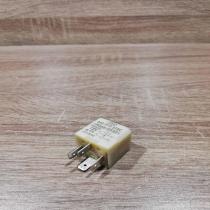 443919578c 15210000  Other relay Volkswagen PASSAT B5