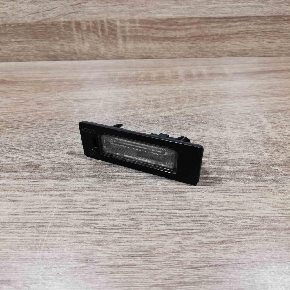 810943021   Number plate light Audi A4 S4 B8 8K