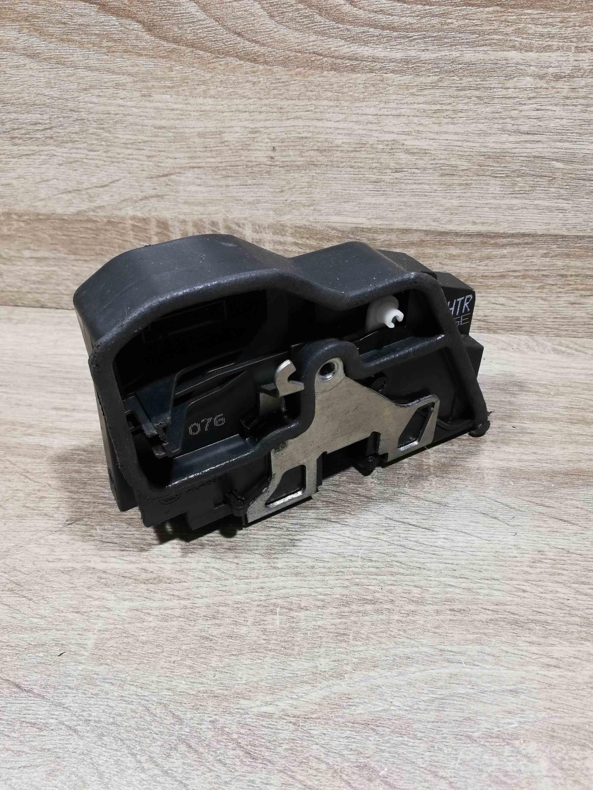 7167076 a046998  Rear door lock BMW X5 E70