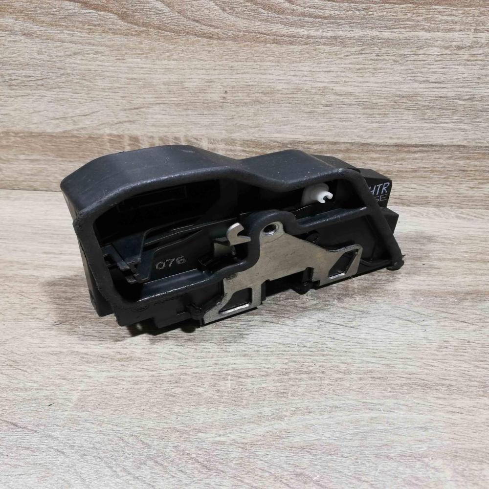 7167076 a046998  Rear door lock BMW X5 E70