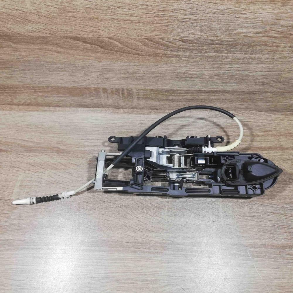 x4718722814   Rear door exterior handle/bracket BMW 5 F10 F11