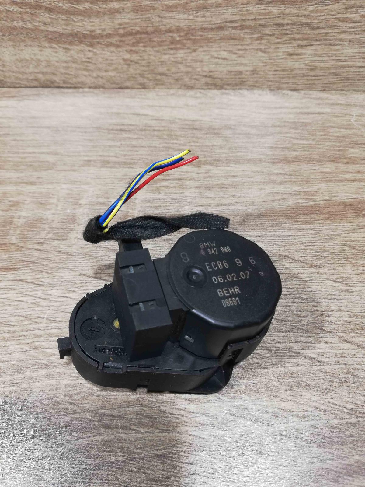 6942989 D8691  Air flap motor/actuator BMW 5 E60 E61