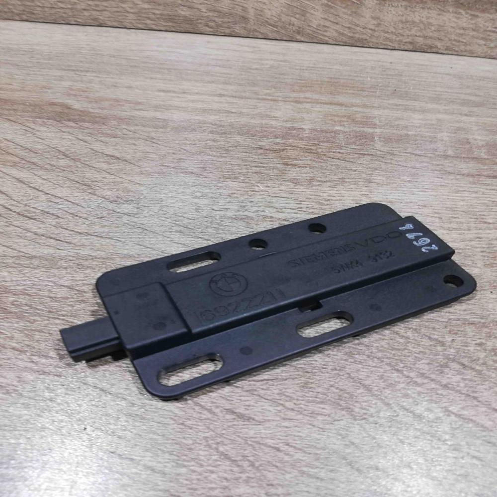 6922211 2674  Keyless system antenna BMW 3 E90 E91