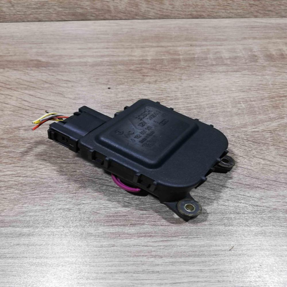 1j1907511c 0132801213  Air flap motor/actuator Volkswagen Bora