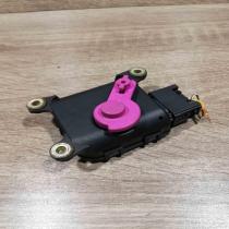 1j1907511c 0132801213  Air flap motor/actuator Volkswagen Bora