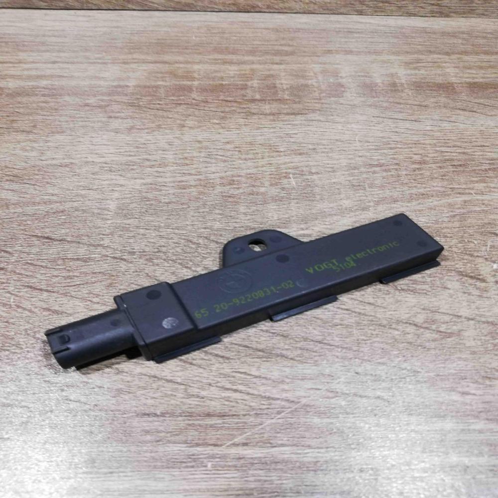 9220831 02 6520 9220831  Aerial antenna amplifier BMW X5 F15