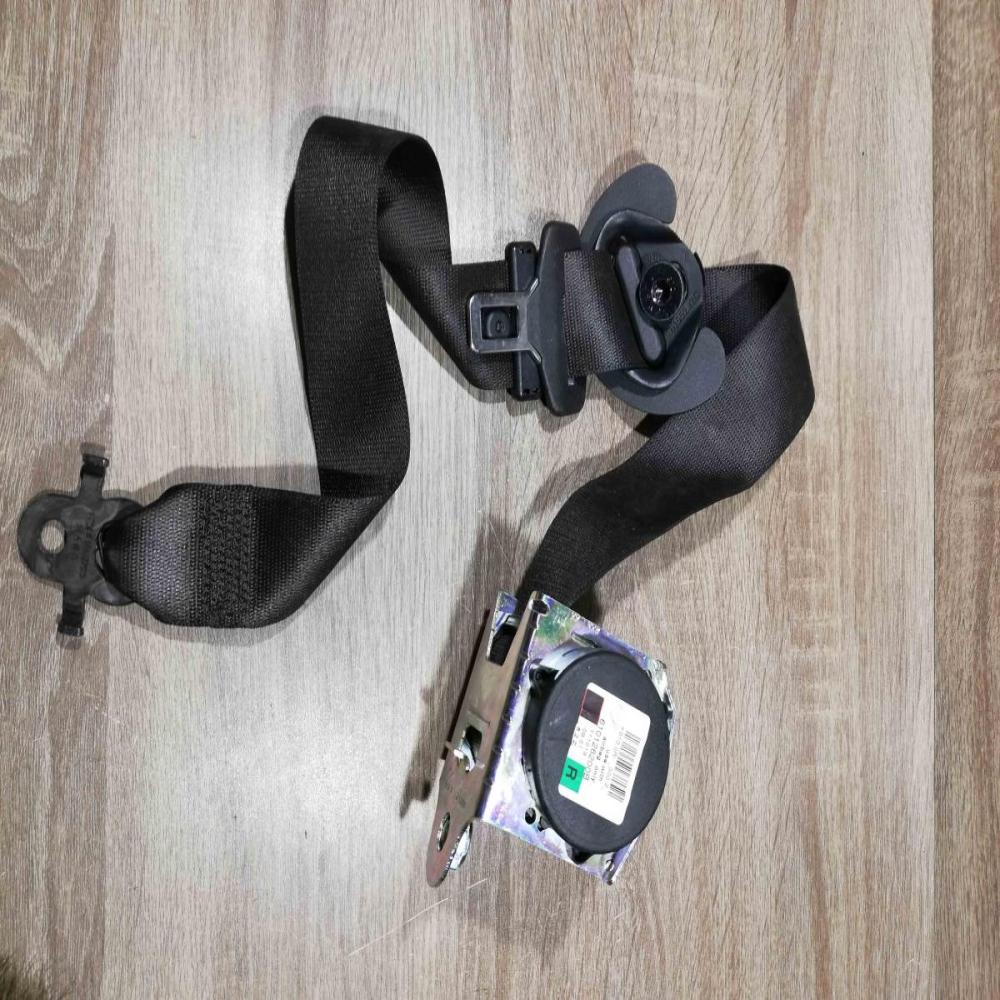 610126200b 111019  Front seatbelt BMW 5 F10 F11