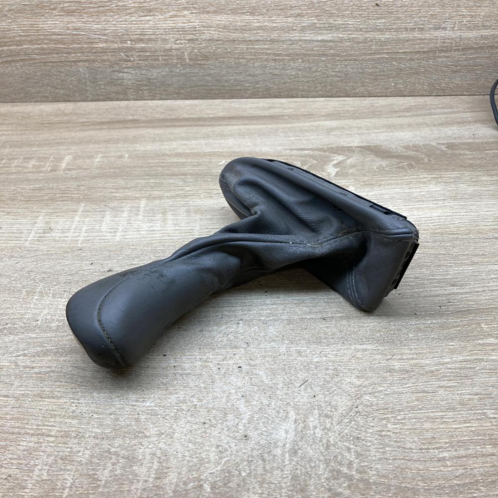 A2112671110   Gear lever shifter trim leather/knob Mercedes-Benz E W211