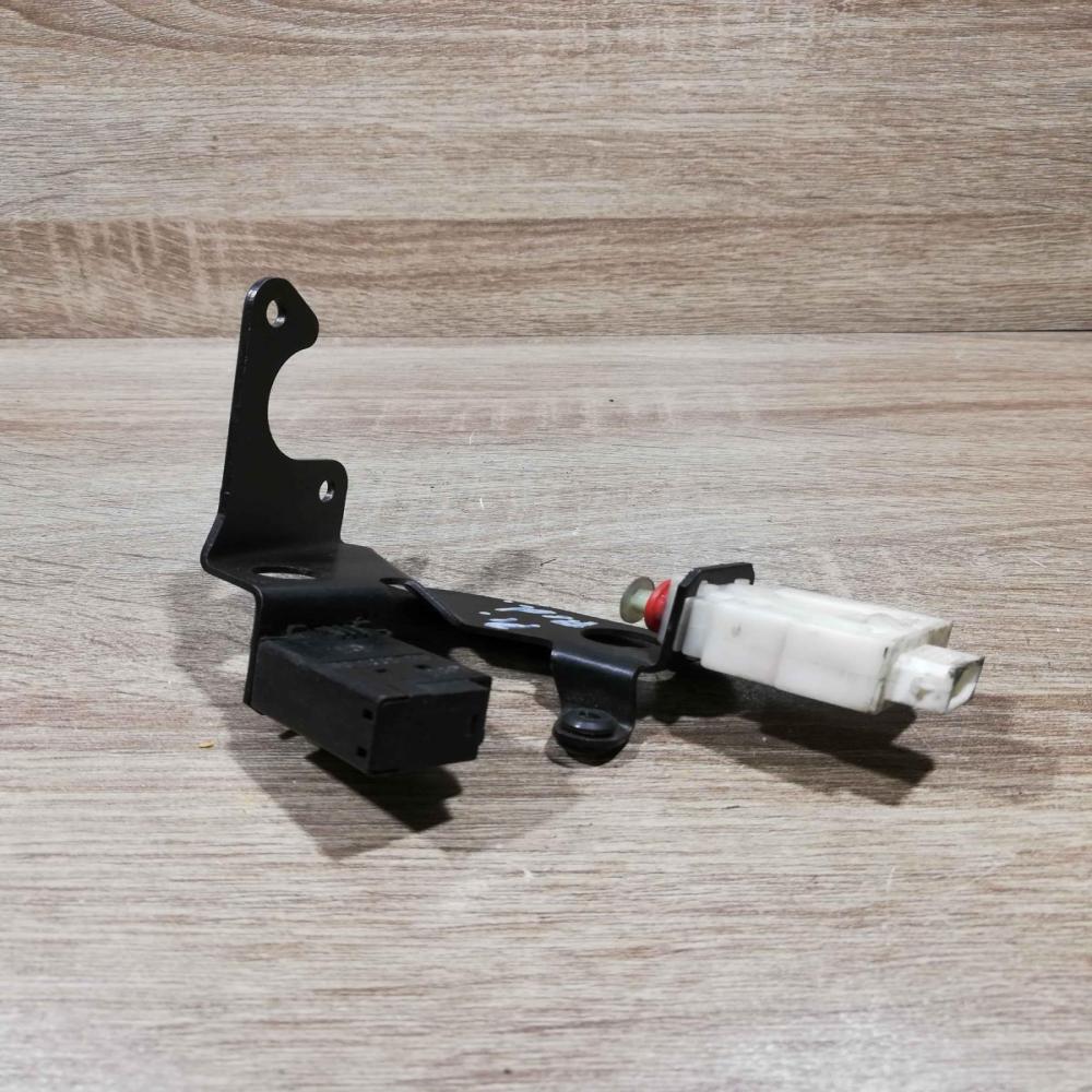 8360854   Brake pedal sensor switch BMW 5 E39