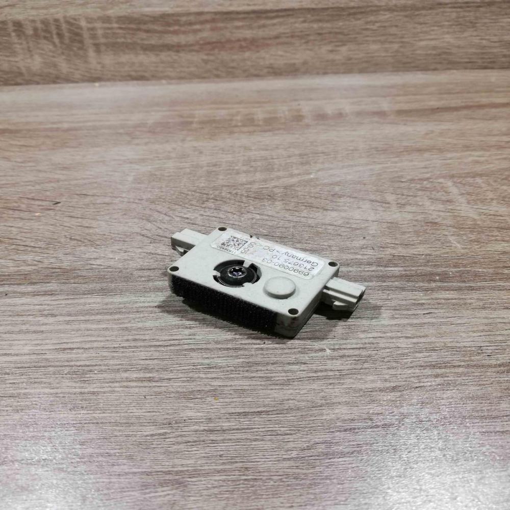 6990090 03 21367510  Aerial antenna amplifier BMW 7 E65 E66