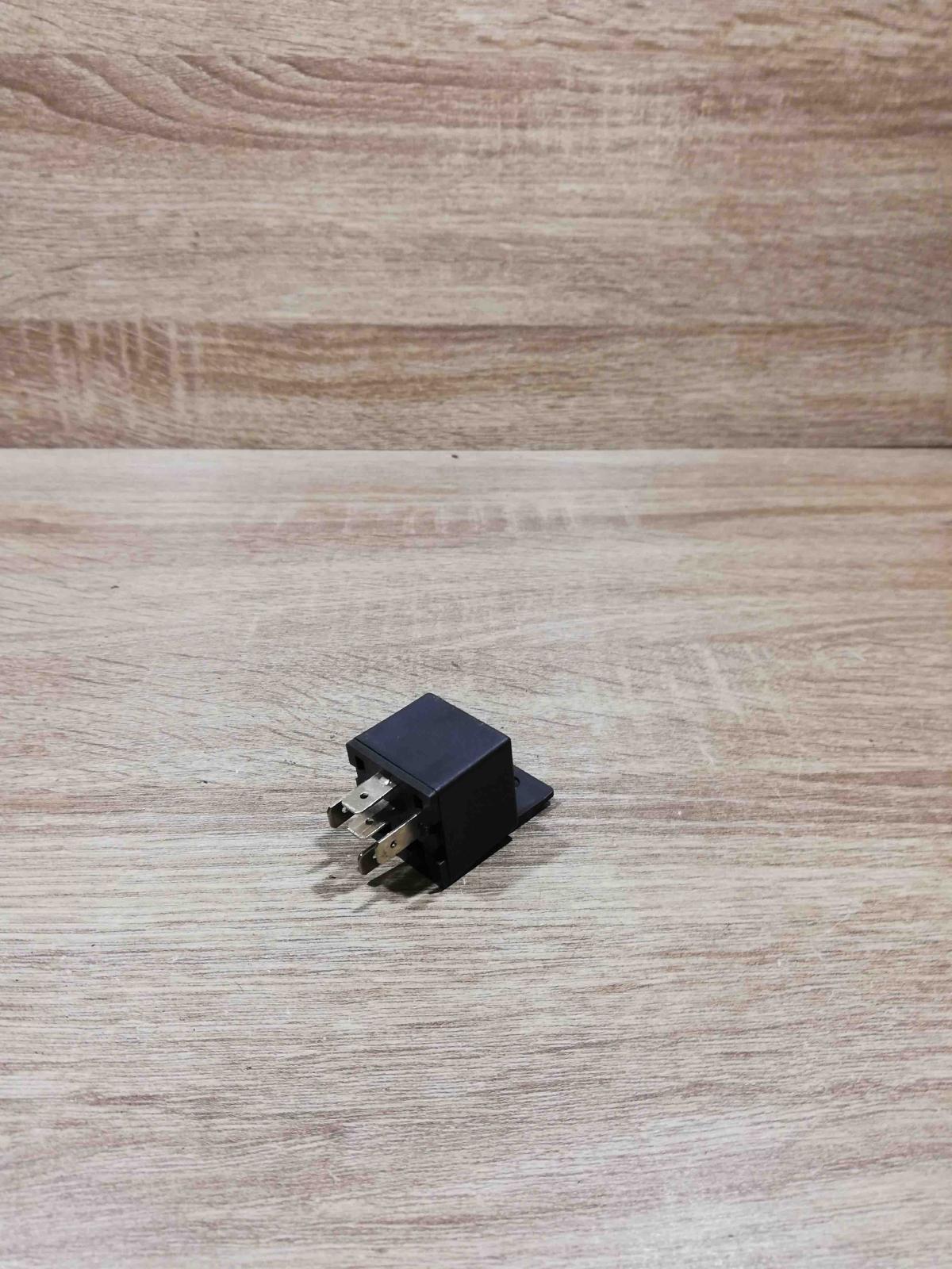 rsv 1c m 12h   Other relay Mitsubishi Colt