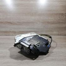 6f0304 y4 Avensis Front door lock Toyota Avensis T250