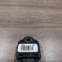 89833 05020   Airbag deployment crash/impact sensor Toyota Avensis T250