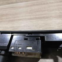 183575 777667  Wing mirror switch Toyota Avensis T250