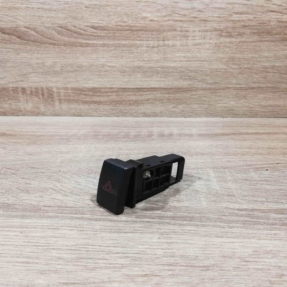 157963 tr9503  Hazard light switch Toyota Avensis T250