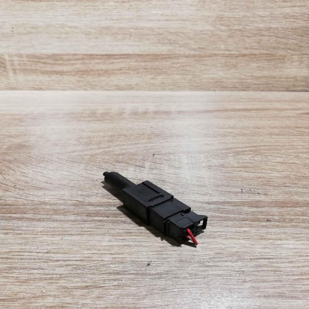 5208u Murano  Brake pedal sensor switch Nissan Murano Z50