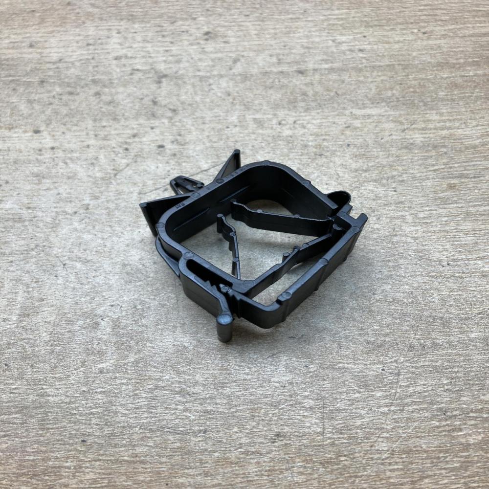 7D0971849  Cable holder Other engine bay part Volkswagen Transporter - Caravelle
