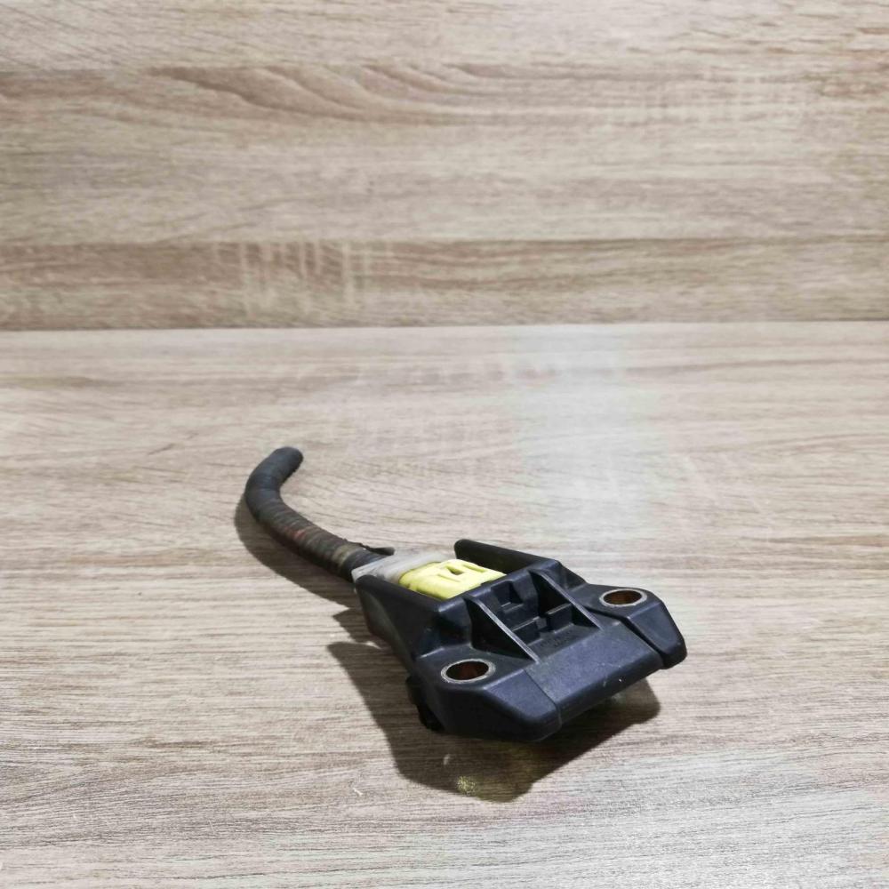 89173 45050   Airbag deployment crash/impact sensor Lexus RX 450H