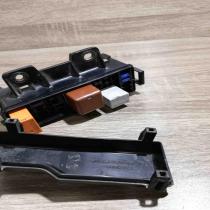 7154 7134 30   Fuse module Toyota Avensis T250