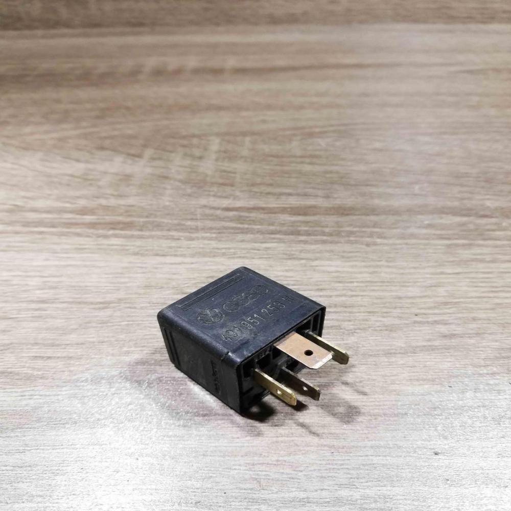 431951253h   Other relay Audi A6 S6 C5 4B