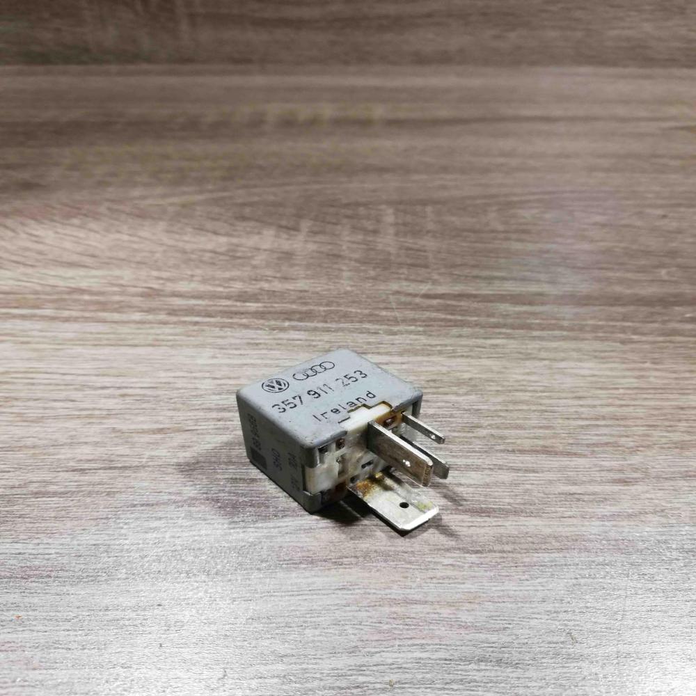 357911253 899568 103 Silver Other relay Audi A3 S3 8L