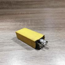 447959875 5ds004 433 01 Yellow Other relay Volkswagen PASSAT B5.5
