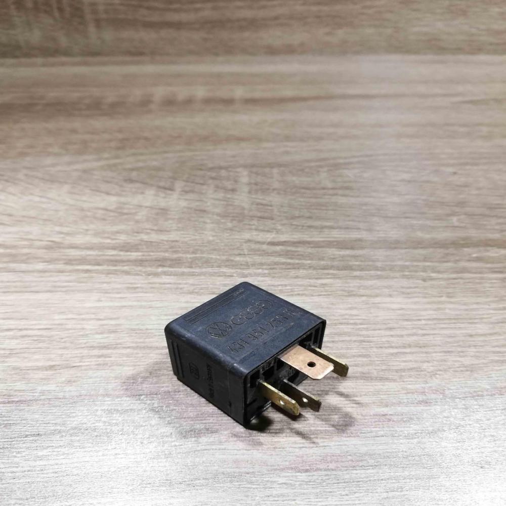 431951253h 0332014156  Other relay Audi A6 S6 C5 4B