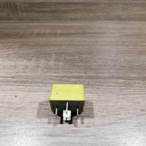 20241043  Yellow Other relay Renault Trafic II (X83)