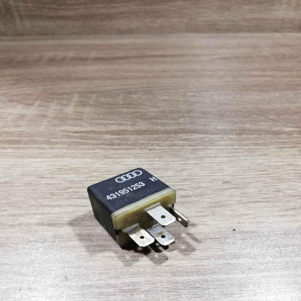 431951253h 204  Other relay Audi A6 S6 C5 4B
