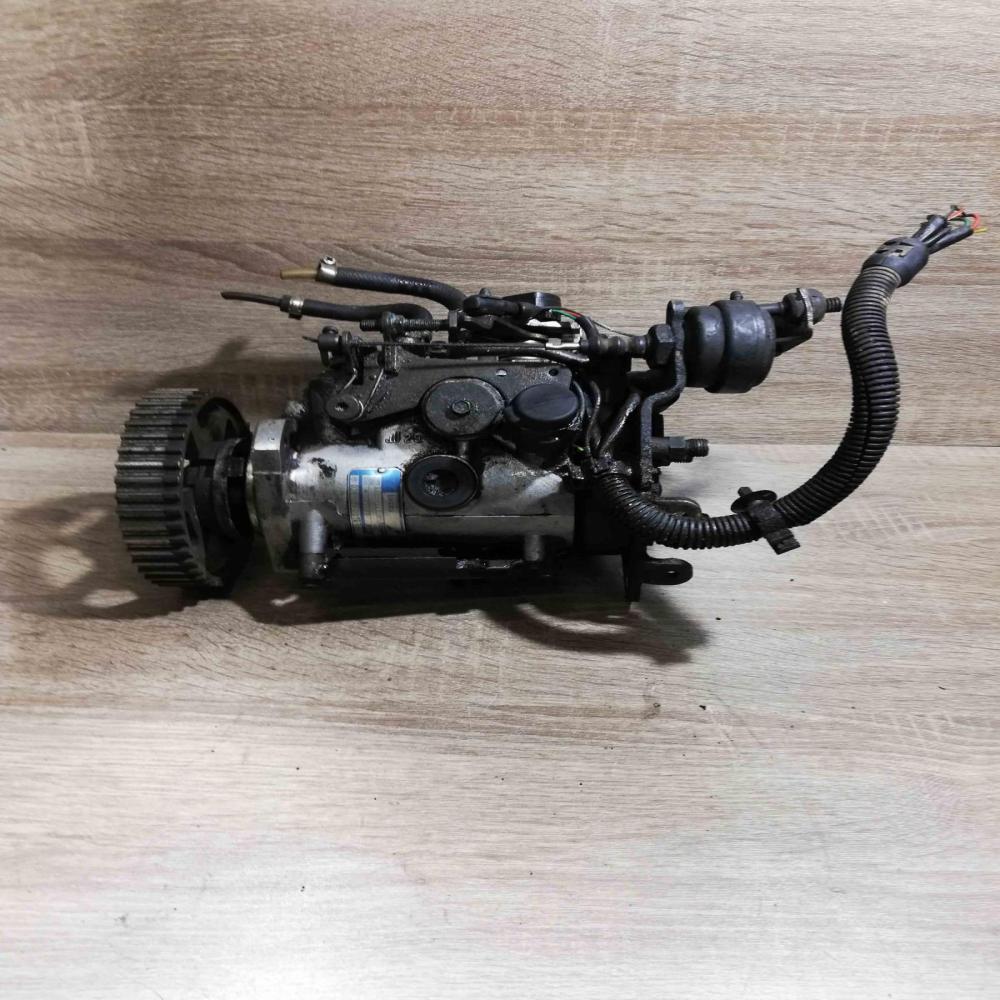 028130110t 414111  Fuel injection high pressure pump Volkswagen Polo III 6N 6N2