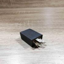 431955531   Other relay Audi 80 90 B3