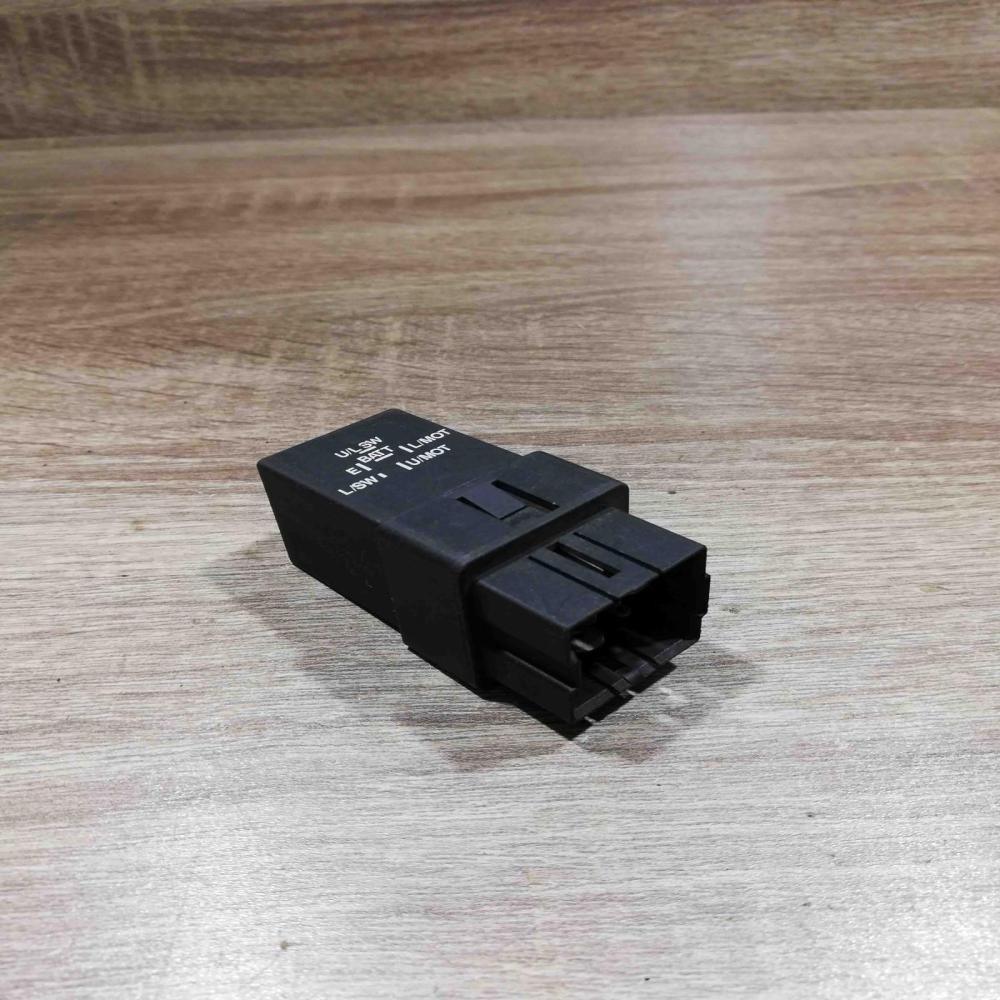 mb954185   Other relay Mitsubishi Carisma