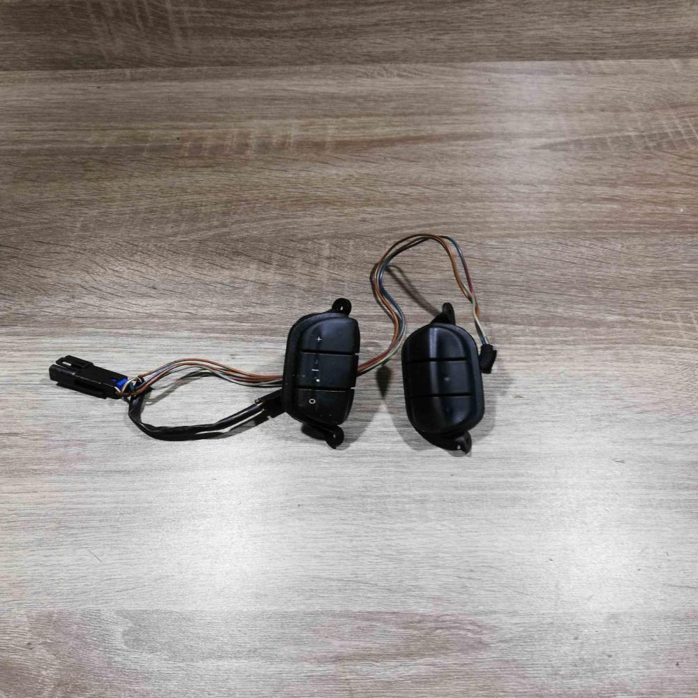 90508609   Multifunctional control switch/knob Opel Astra F