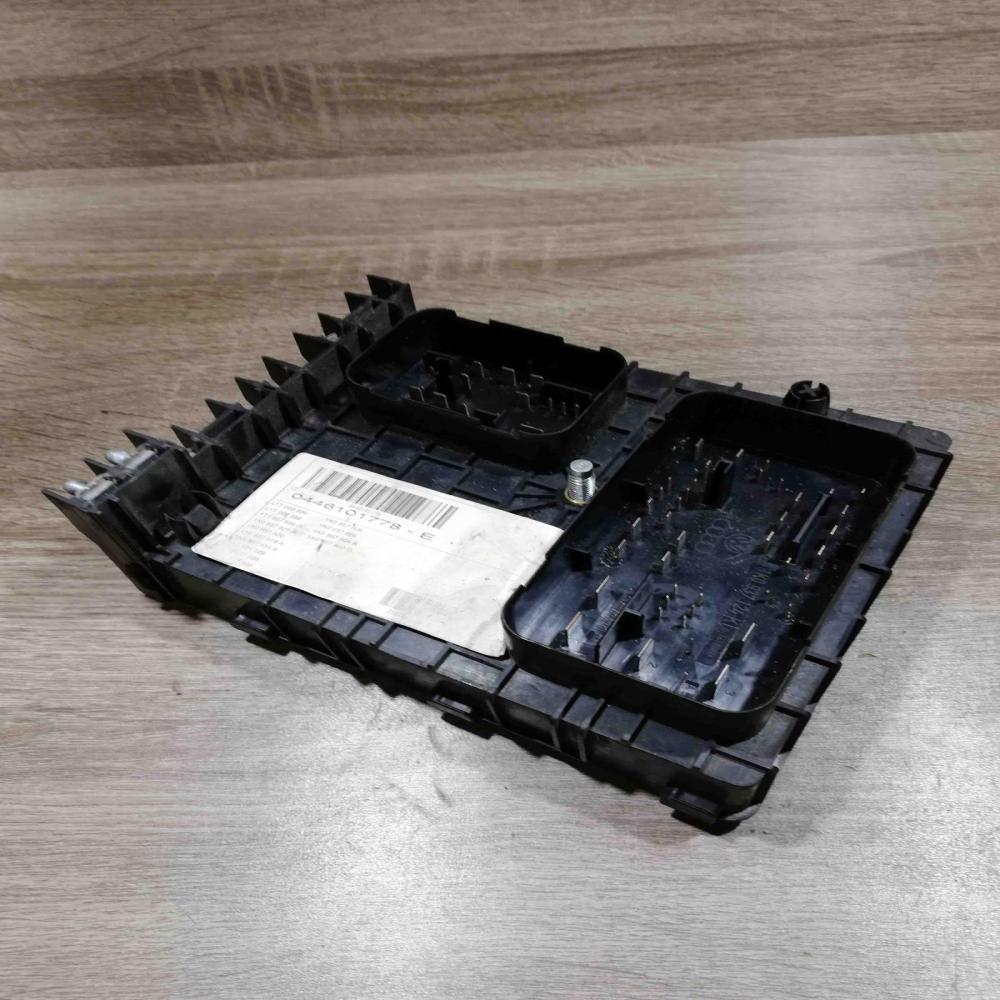l1t000034   Fuse module Volkswagen Touran I
