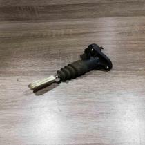 8e1721401ag   Clutch master cylinder Volkswagen PASSAT B5.5