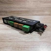 90504296   Fuse module Opel Vectra B
