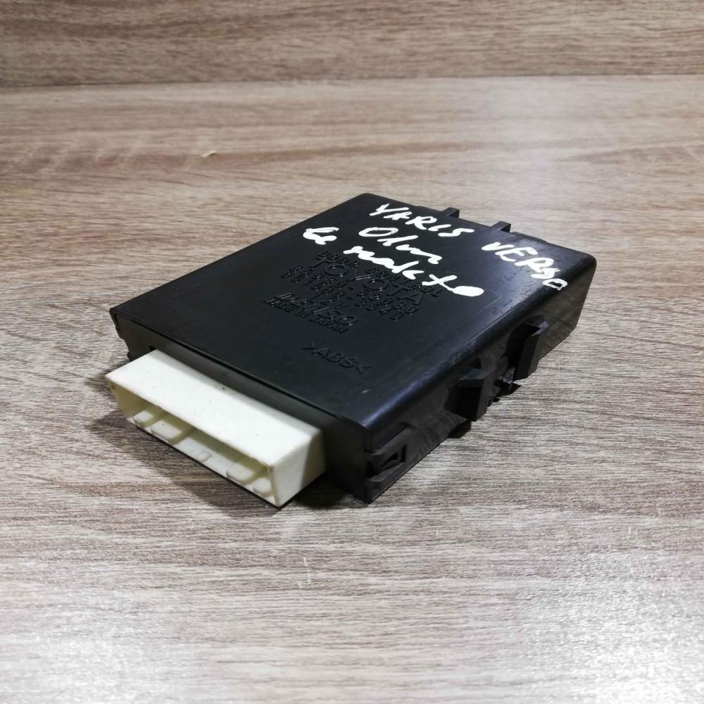 85980 52080 051500 3540  Door control unit/module Toyota Yaris Verso