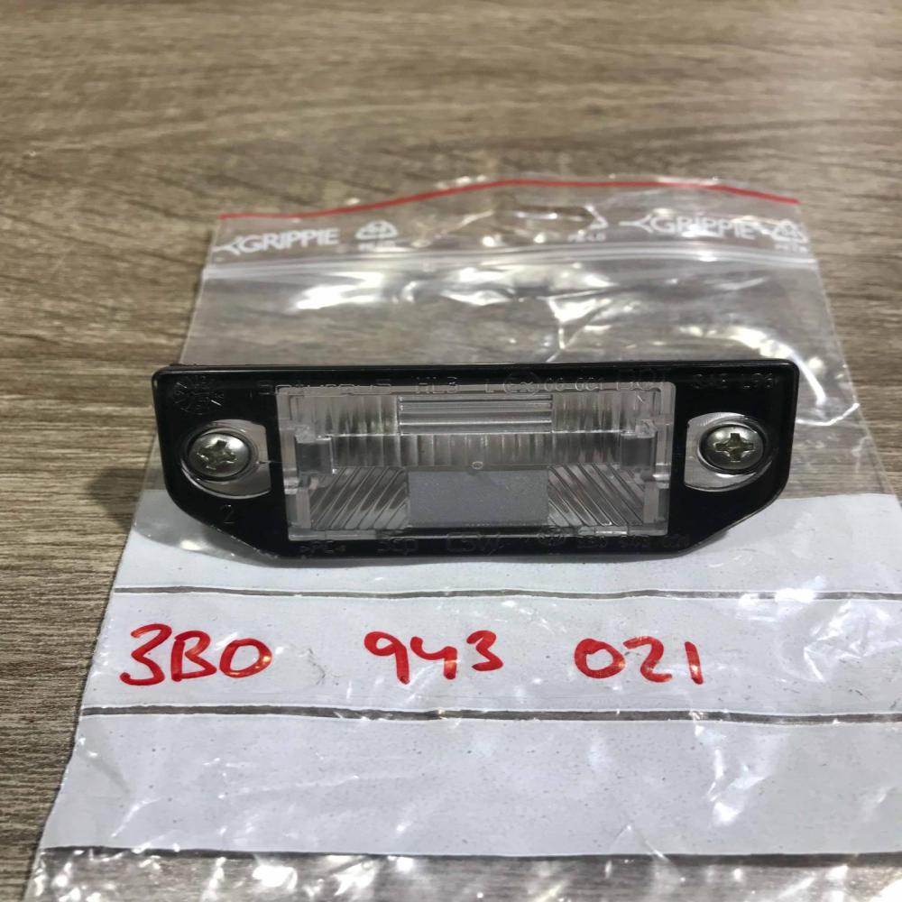 3b0943021   Number plate light Volkswagen PASSAT B5