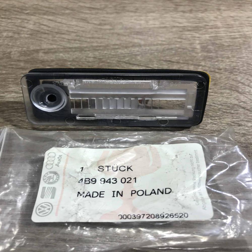 4b9943021   Number plate light Audi A6 S6 C5 4B