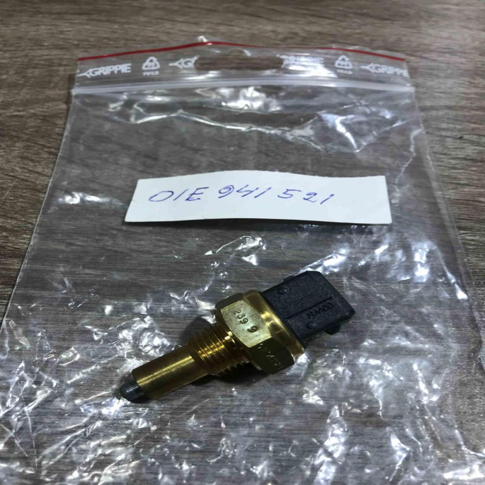 01e941521   Reversing light switch sensor Audi A6 S6 C5 4B