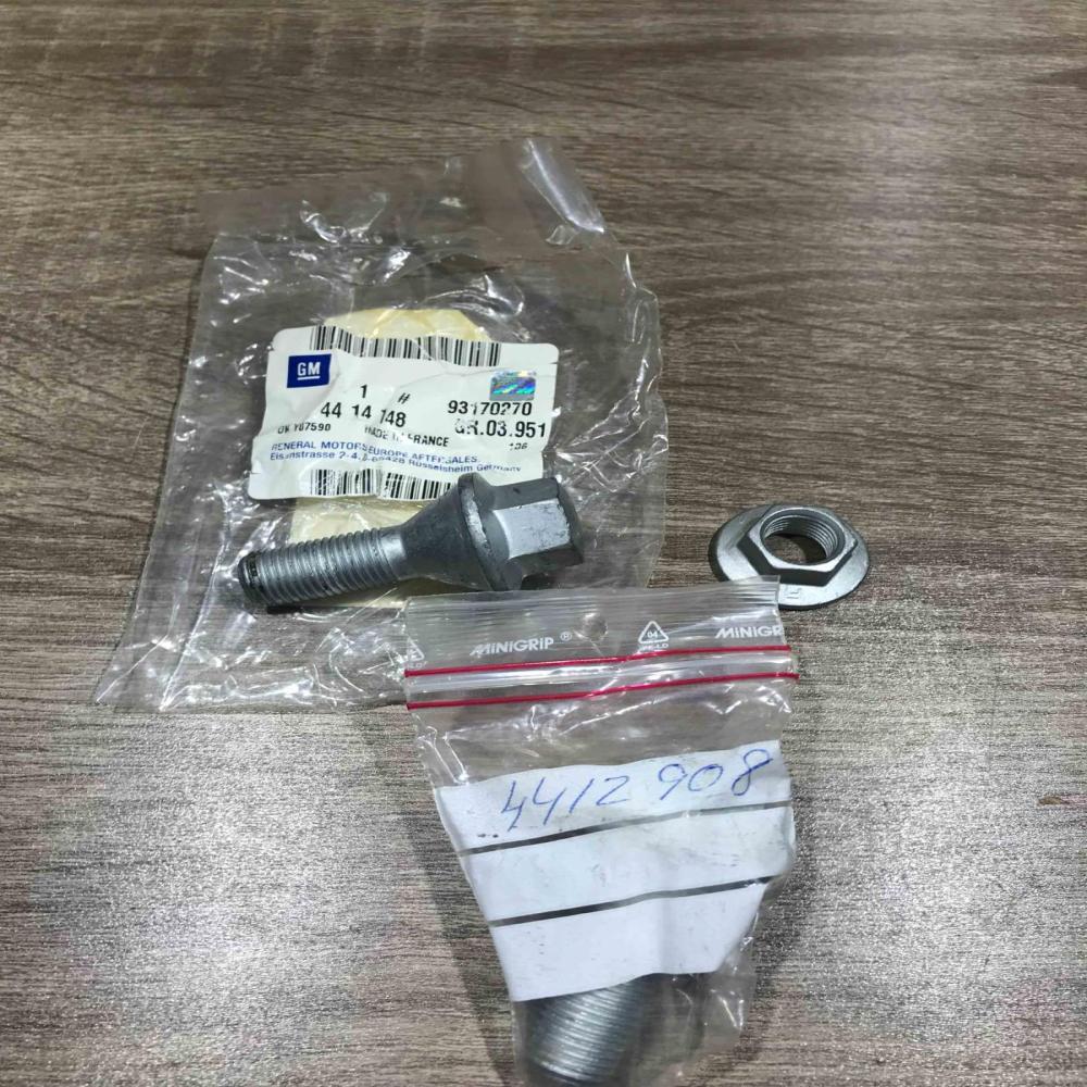 93170270 4414148 4412908 2x Nuts/bolts Opel Insignia A