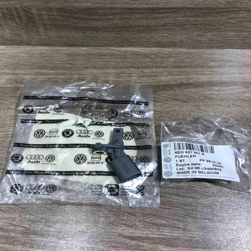 6e0927807b   ABS wheel speed sensor Audi A1
