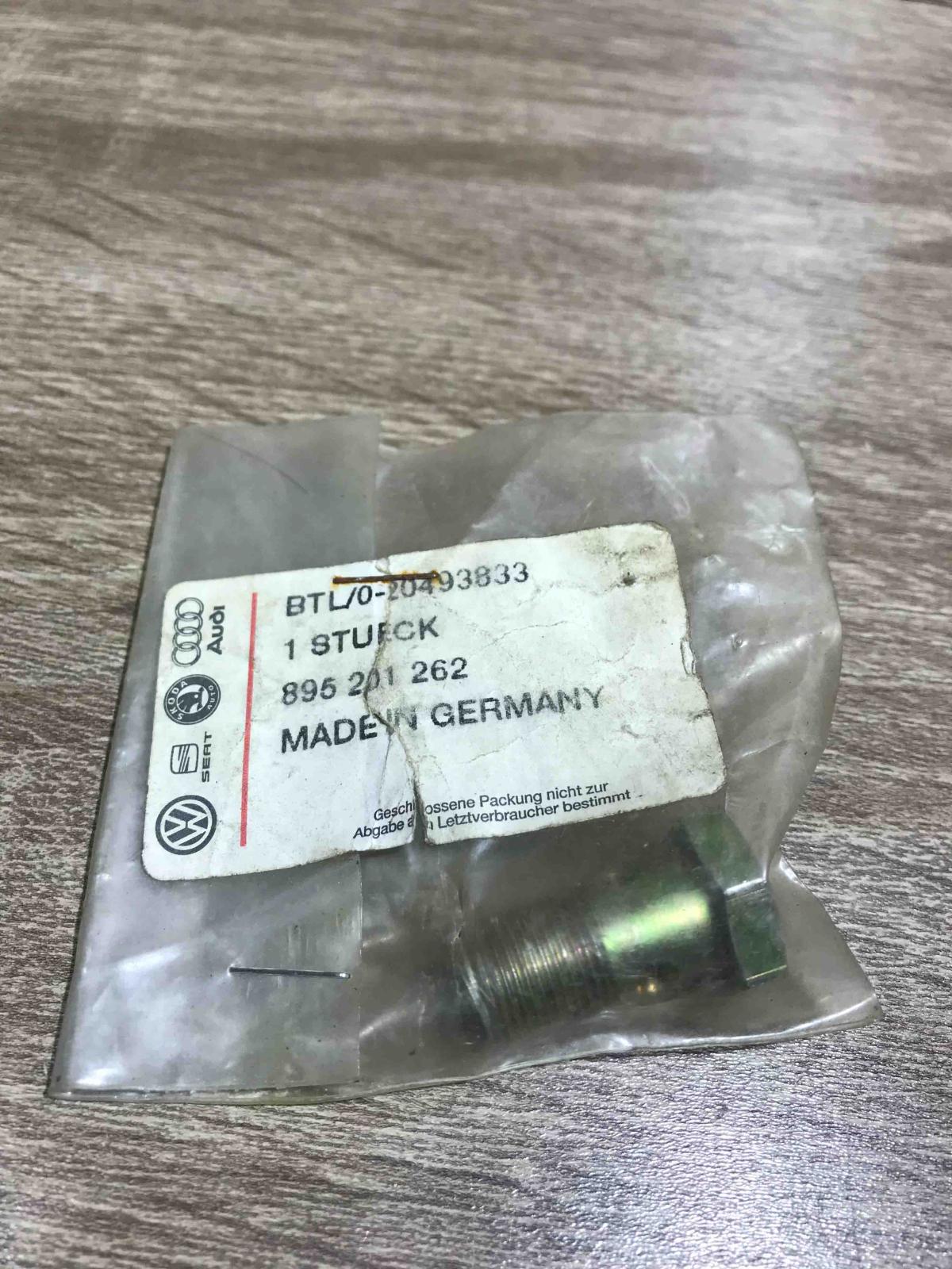 895201262   Nuts/bolts Audi 100 S4 C4