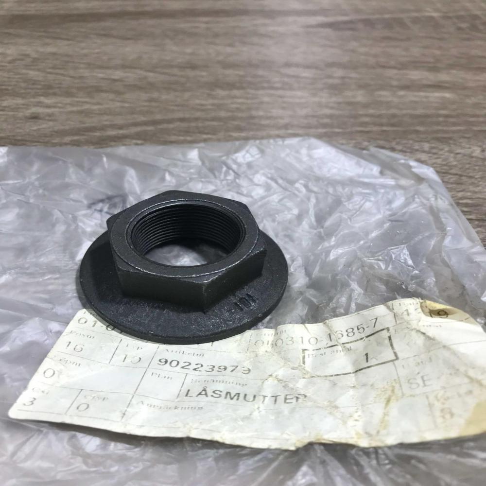 90223979   Nuts/bolts Opel Omega B2