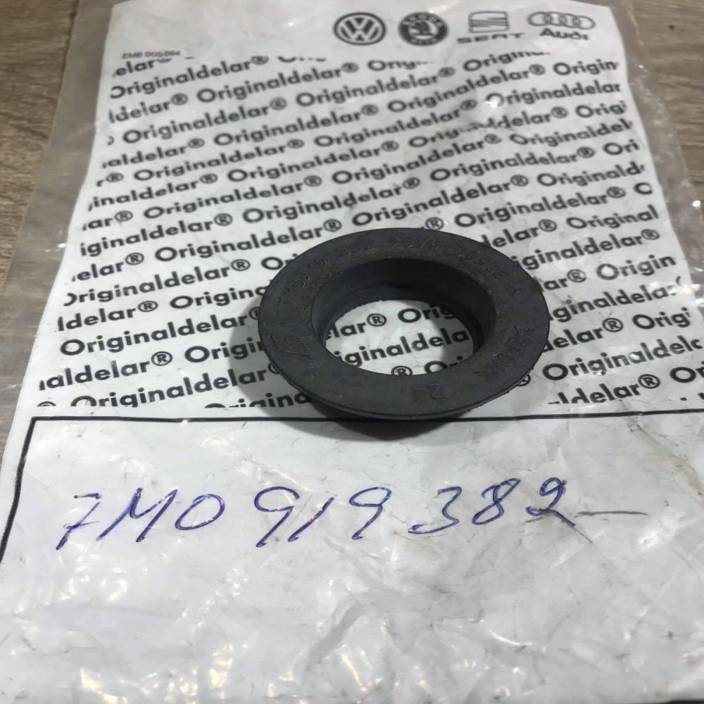 7m0919382   Windshield washer fluid level sensor Volkswagen Golf VI